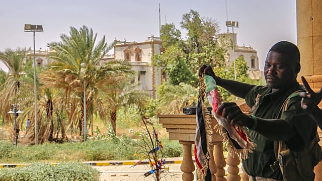Sudan: Volunteers plant trees to make Khartoum greener amid reconstruction