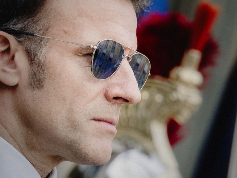 UK’s Starmer mocks Macron’s sunglasses