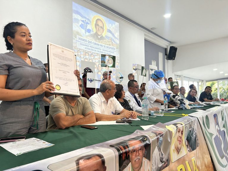 La fantasía Bitcóin en El Salvador mientras los trabajadores pierden sus empleos