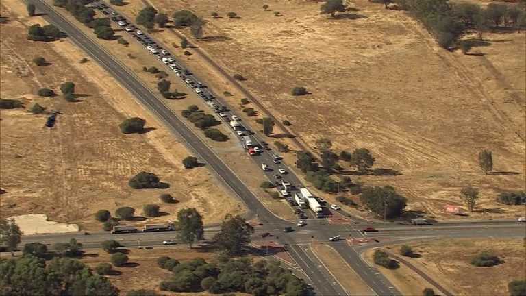 Darling Downs bushfire: Bushfire downgraded, but residents warned to stay alert and monitor surroundings