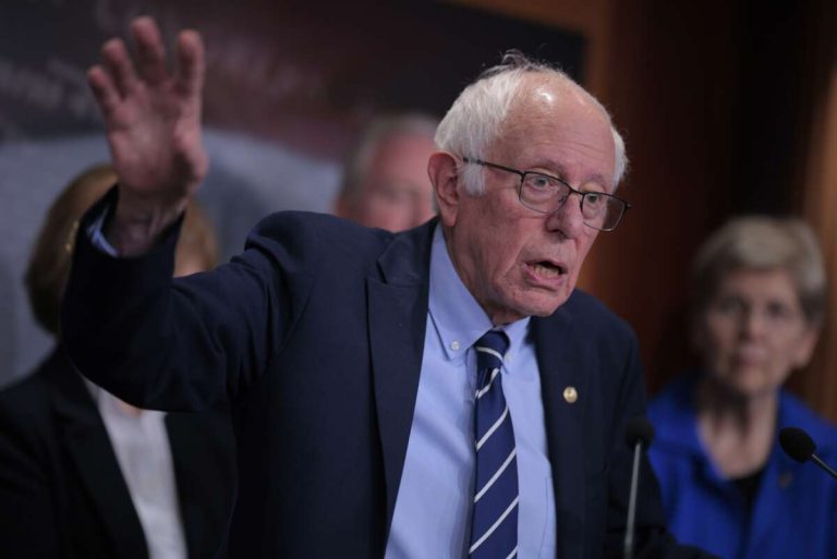 All Democrats Backed Sanders Push to Repeal $75B for ICE to Undo Medicaid Cuts 