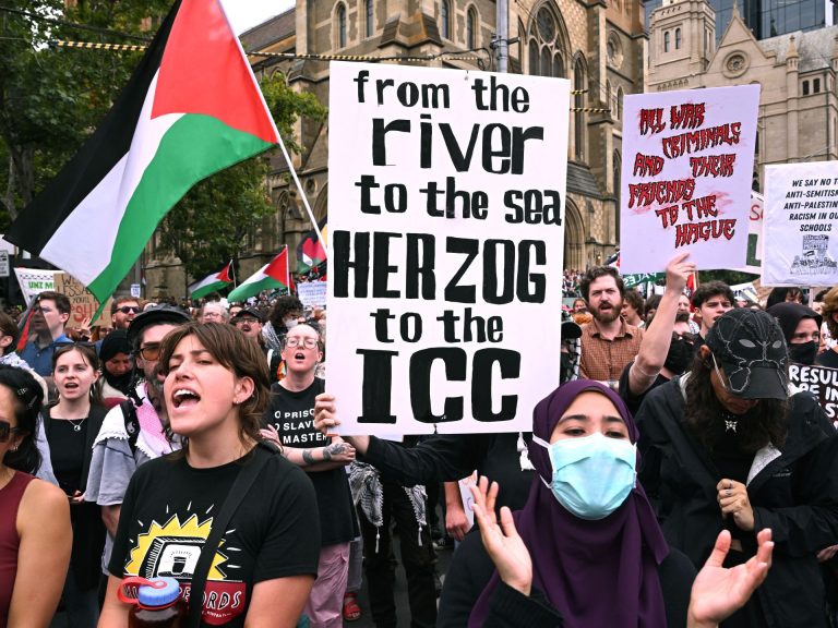 ‘War criminal not welcome’: Australians rally against Israeli president