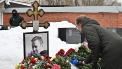 Navalny’s Mother Demands Justice As Supporters Mark Anniversary Of His Death