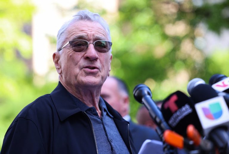 De Niro skewers Trump speech at State of the Swamp