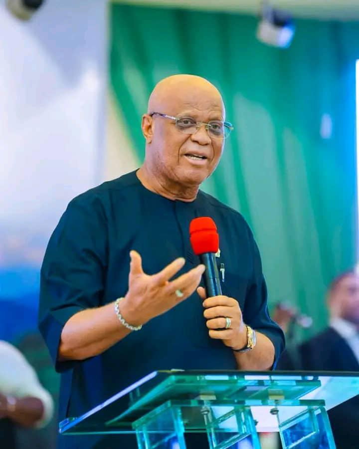 “Who Are You?” Governor Eno Dismisses Sen. Akpanudoedehe’s Warning Over 76 Disputed Oil Wells