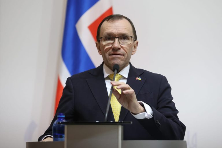 Norway ready to start nuclear weapons talks with France