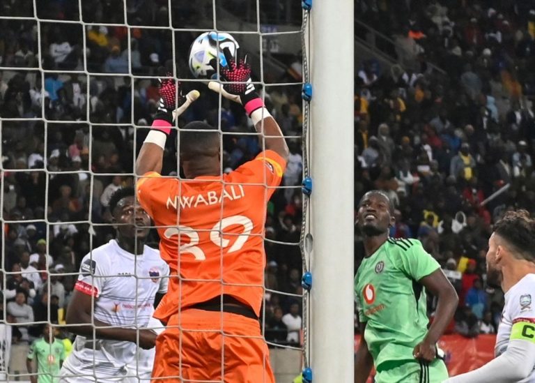 Kaizer Chiefs ‘target’ breaks silence on latest swarm of rumours