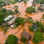 Flash flooding swamps Hawaii, prompting evacuation orders for 5,500 people