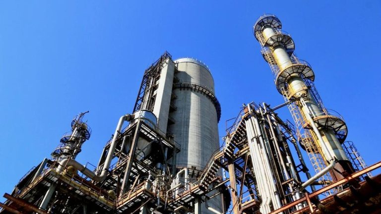 Maintenance delayed for one of Australia’s two remaining fuel refineries