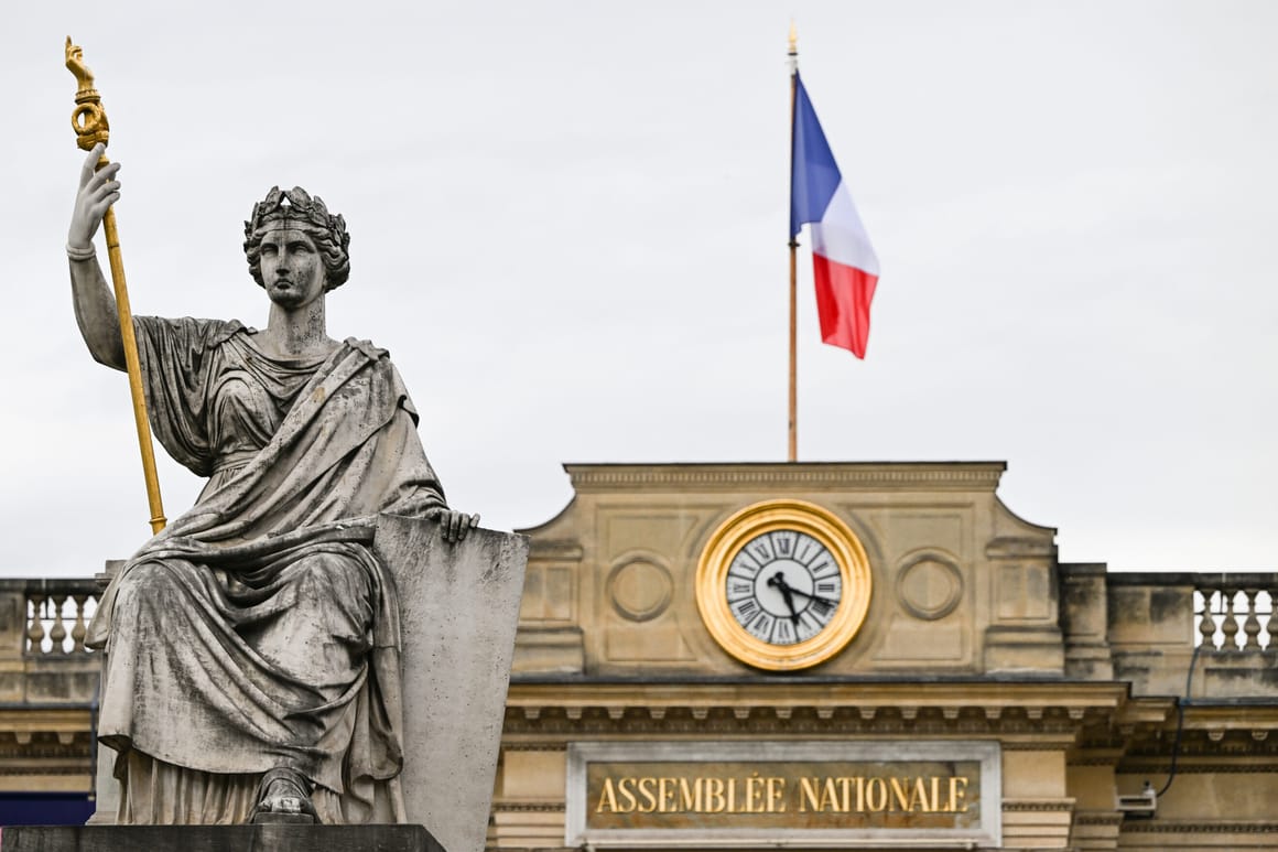 Feuding French Socialists leave presidential prospects in disarray