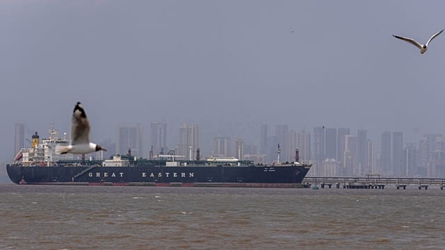 Global markets slide as Donald Trump orders Strait of Hormuz blockade