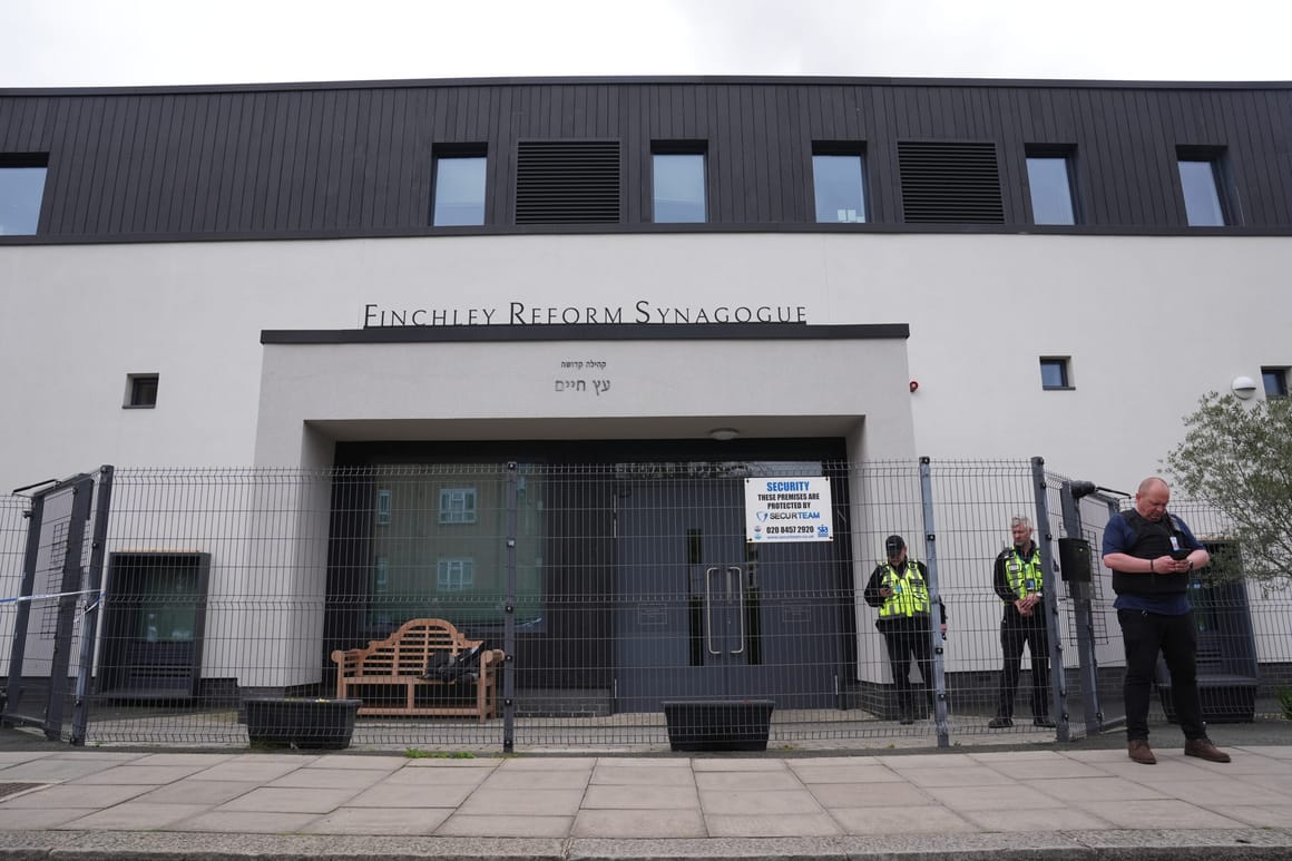 2 arrested after attempted arson attack on London synagogue