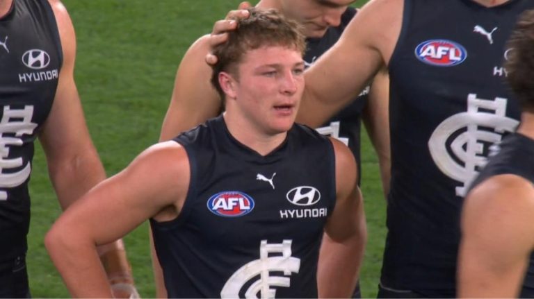 Collingwood escape after Carlton youngster Talor Bynrne misses shot after the siren to draw the game