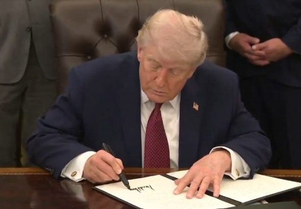 Cognitively Declining Trump Wants Praise For Being Able To Sign His Name