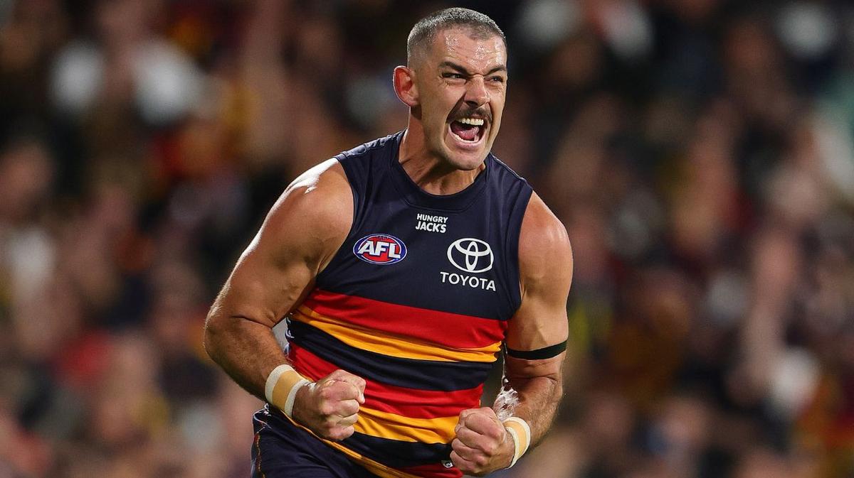 Adelaide veteran Taylor Walker settles thrilling win over St Kilda with five-goal haul