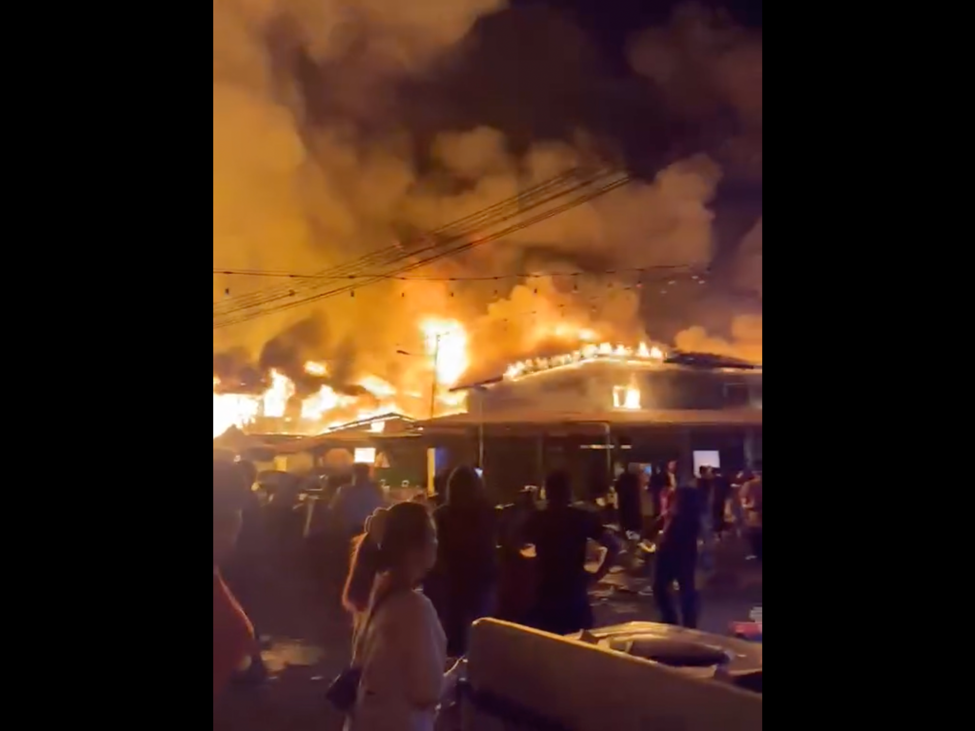 Fire engulfs more than 200 homes in Malaysian floating village