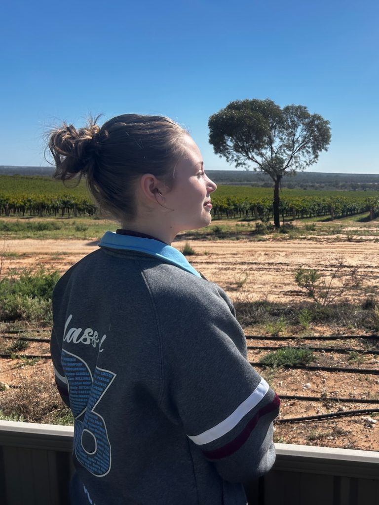 Country kids face battle to get to university amid cost-of-living crisis