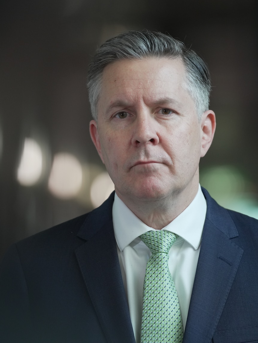 Government to pay for showers for at-home aged care recipients