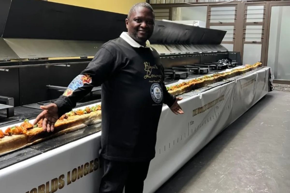 New Guinness World Record set for the world’s longest bunny chow [pics]