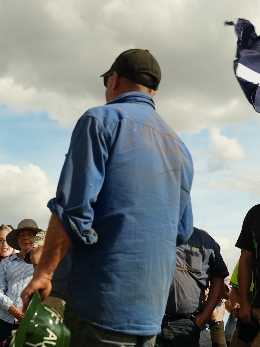 VicGrid surveyors cancel access visit after farmgate protest makes them feel unsafe