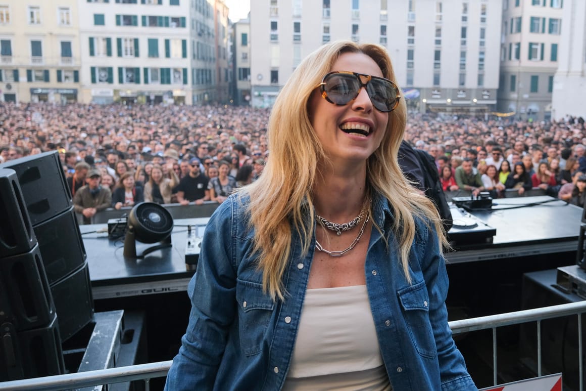 Former Olympic hammer thrower emerges as Italian left’s anti-Meloni