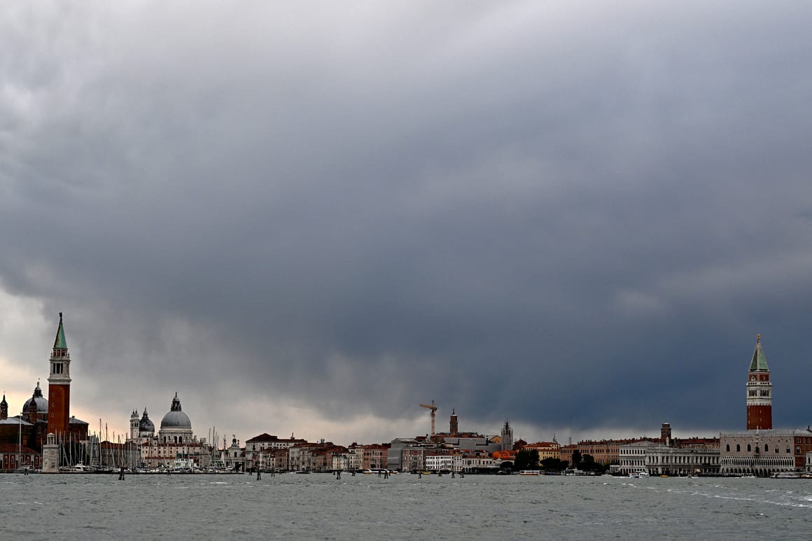 Venice Biennale jury quits over decision to allow Russia’s participation