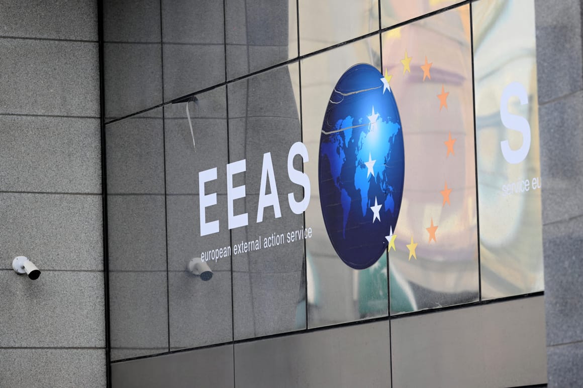 Top official to leave EU’s diplomatic service
