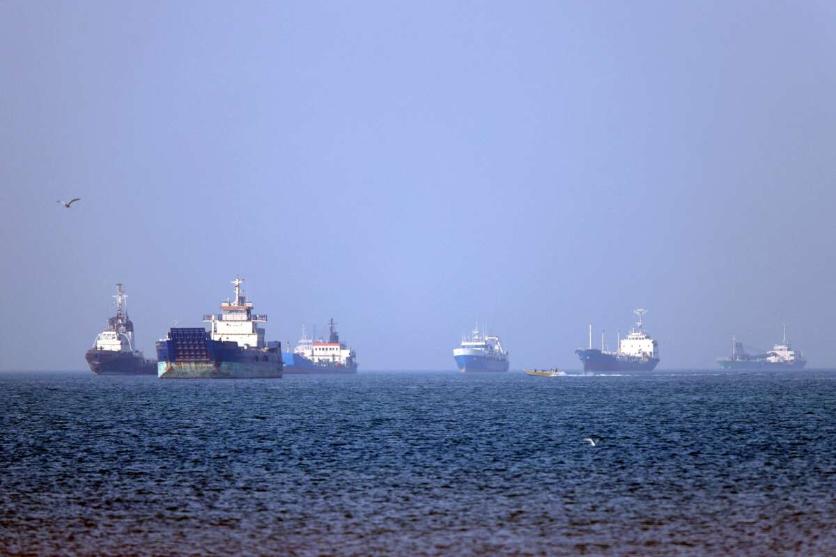 In New Escalation, US Attempts to Force Open Strait as Iran Fires on Boats