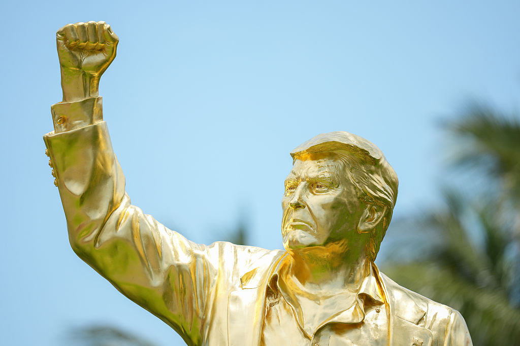 “The Golden Calf”: Trump’s sculpture artist speaks out