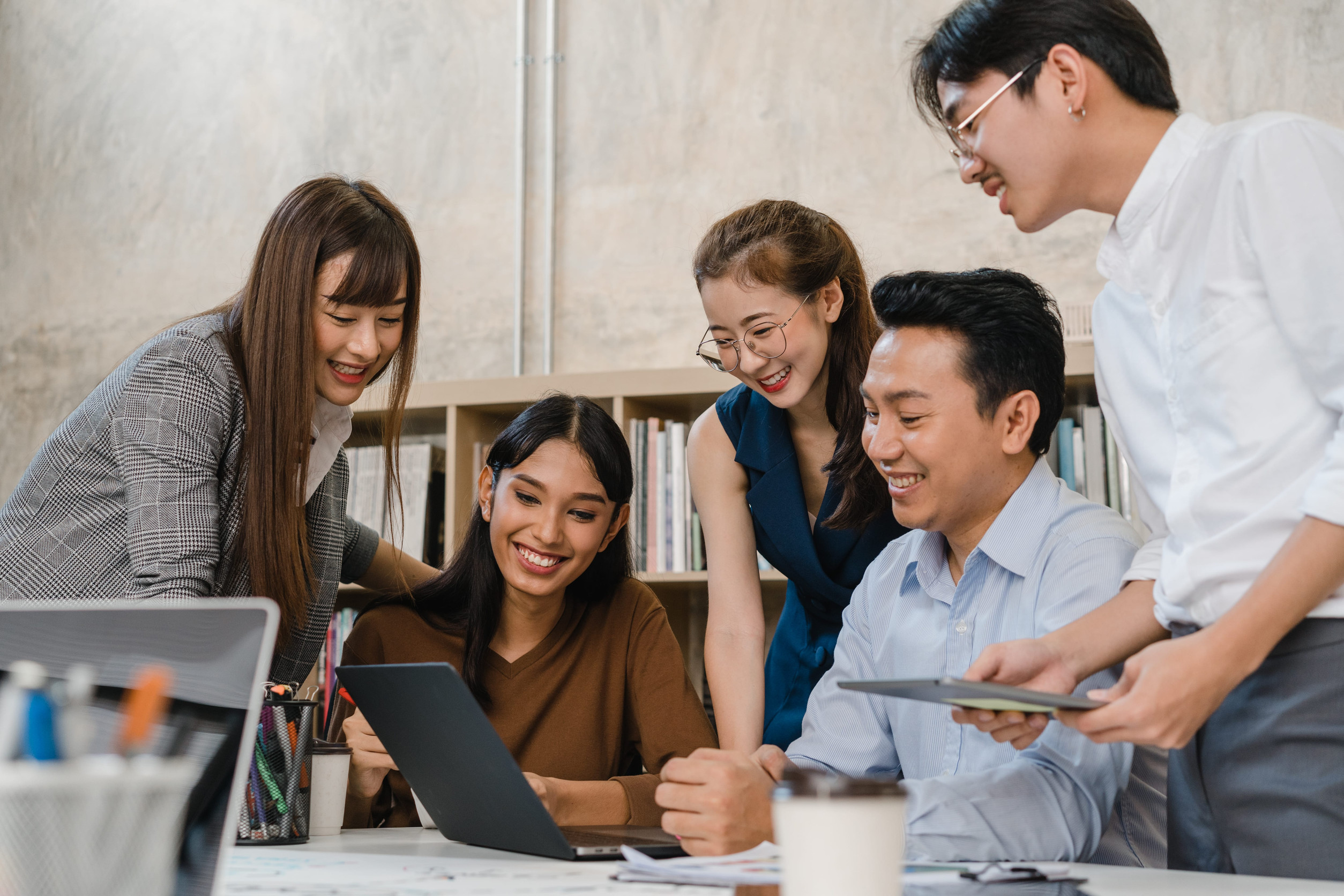Singapore’s tight labour market endures amid rising skills gaps and PMET restructuring