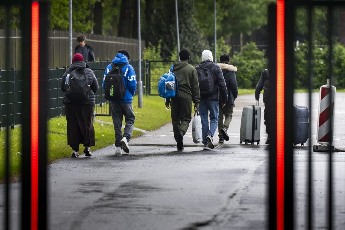 Dutch government gives green light to establish migrant ‘return hubs’ outside EU