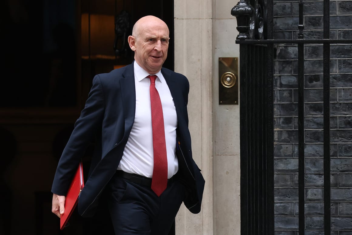 UK defense minister’s plane has signal jammed near Russian border