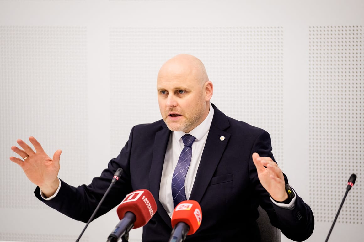 New Latvian PM pledges to beef up air defenses