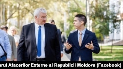 Ukraine, Moldova To Start EU Accession Talks After Minority Rights Breakthrough