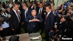 Pashinian Party Takes Big Lead As Armenians Vote With Nation’s Future Focus On The Line