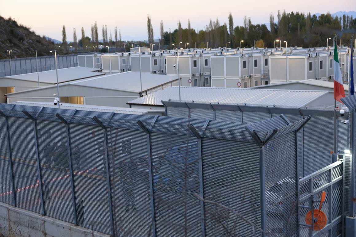 EU capitals boost plans for migrant ‘return hubs’