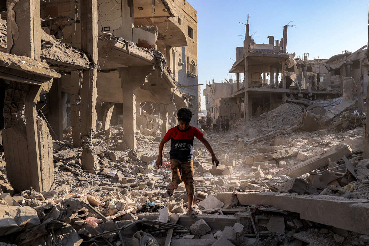 New Cafés in Gaza Can’t Conceal Tent Cities and Mountains of Rubble
