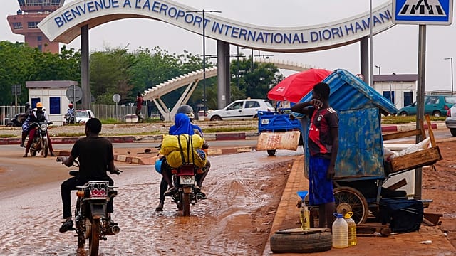 Suspected jihadists stage deadly new attack on Niger airport