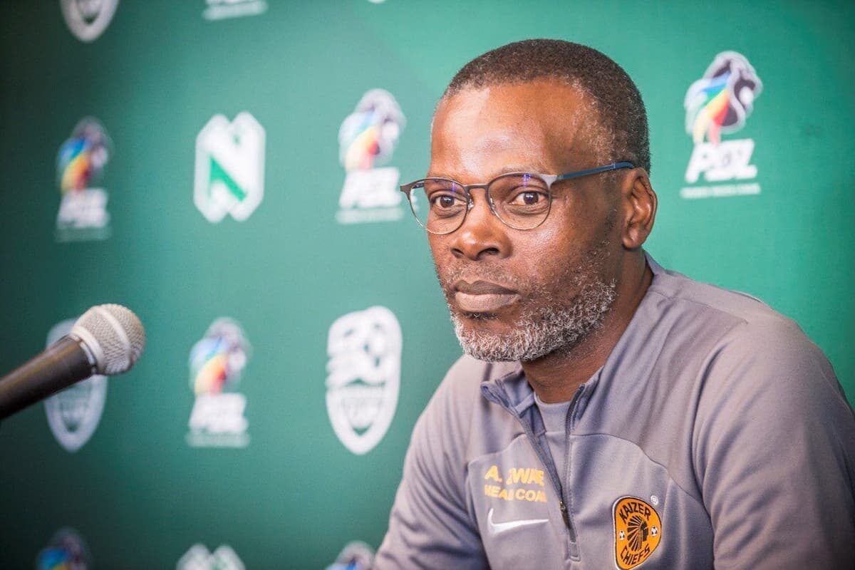 Former Kaizer Chiefs striker calls for Arthur Zwane to return as assistant coach