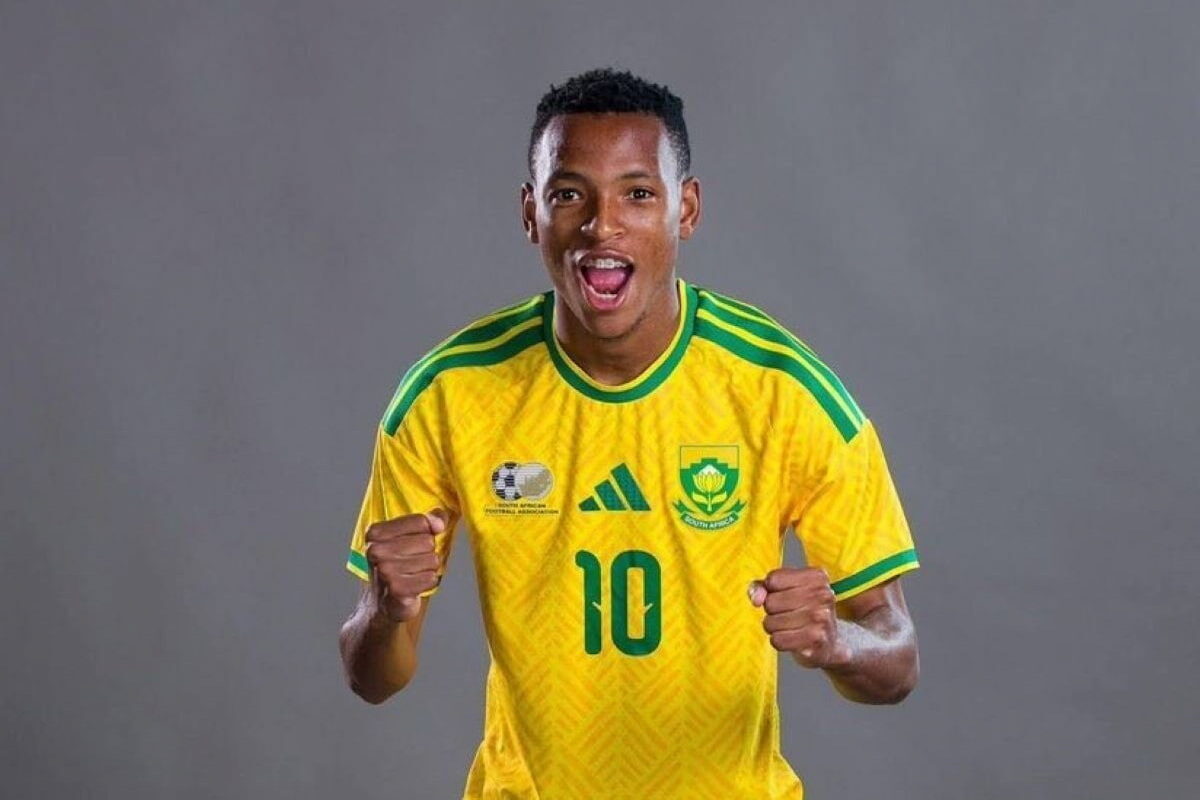Pirates will lose Mofokeng after World Cup, says Ex-Bafana winger