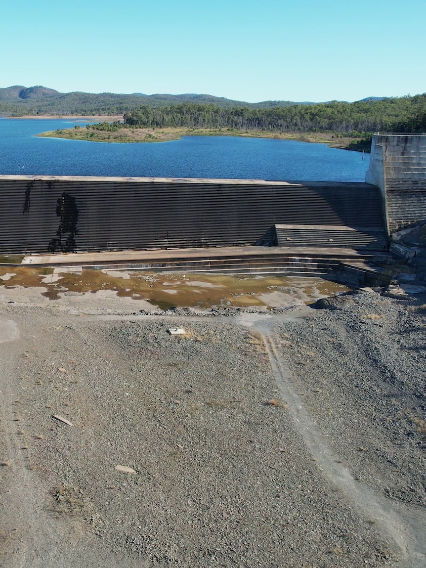 Government commits to fix dam that ‘cannot be repaired’