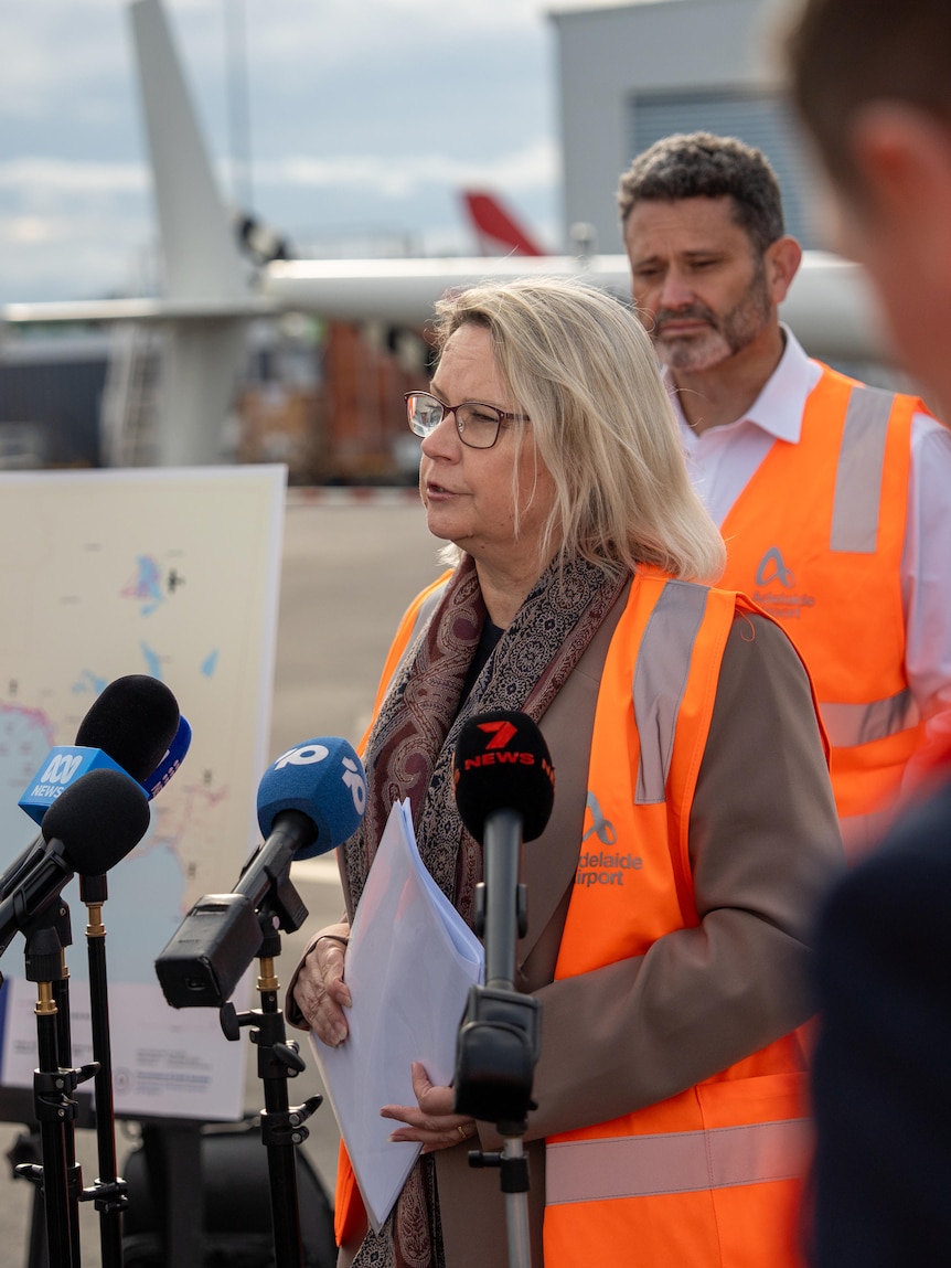 SA confirms second H5 bird flu case, two more suspected in Perth and WA