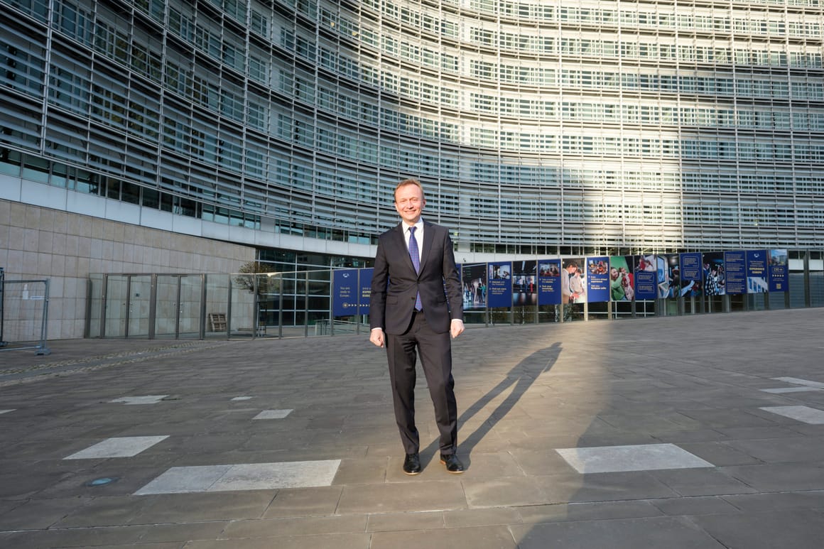 EU Commission weighs seconding officials to work in other countries