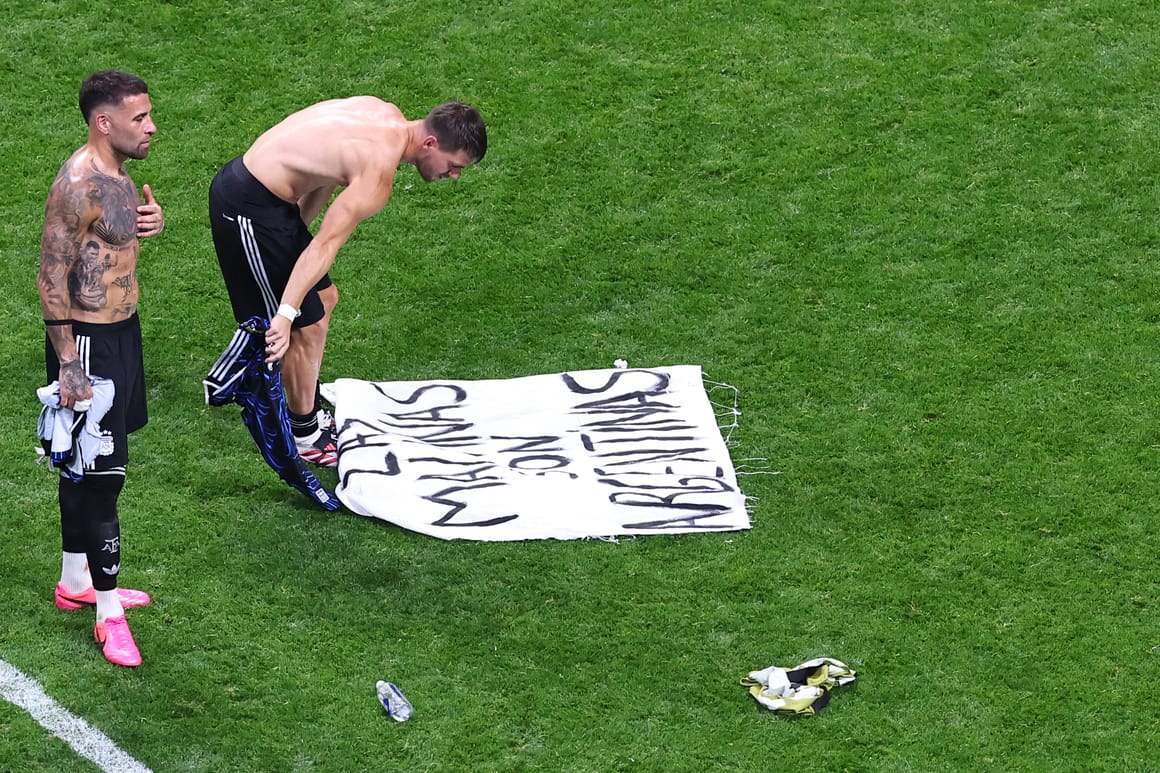UK calls for FIFA inquiry into ‘Falklands are Argentine’ banner