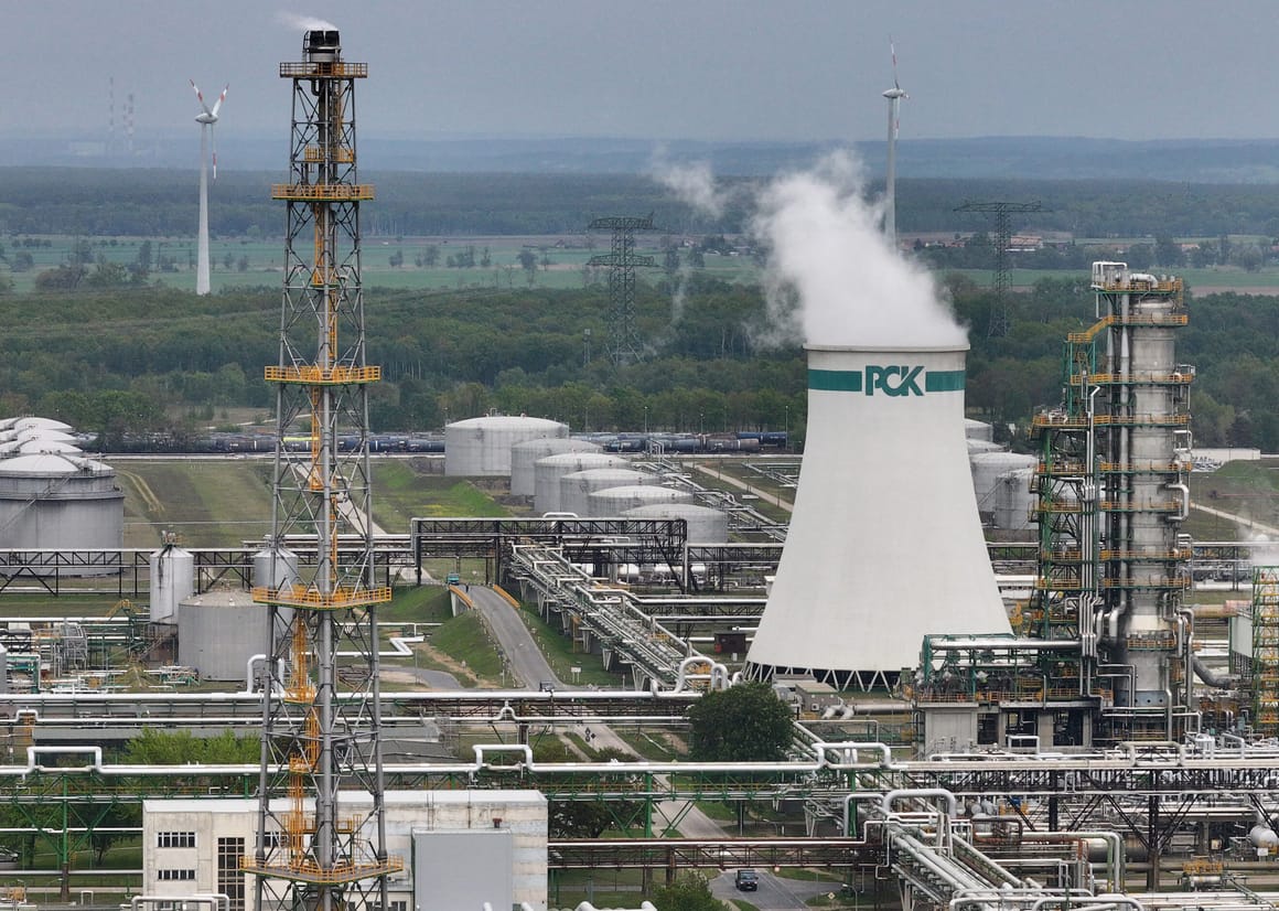 EU bets fossil fuel lobby is crying wolf over supply shock warnings
