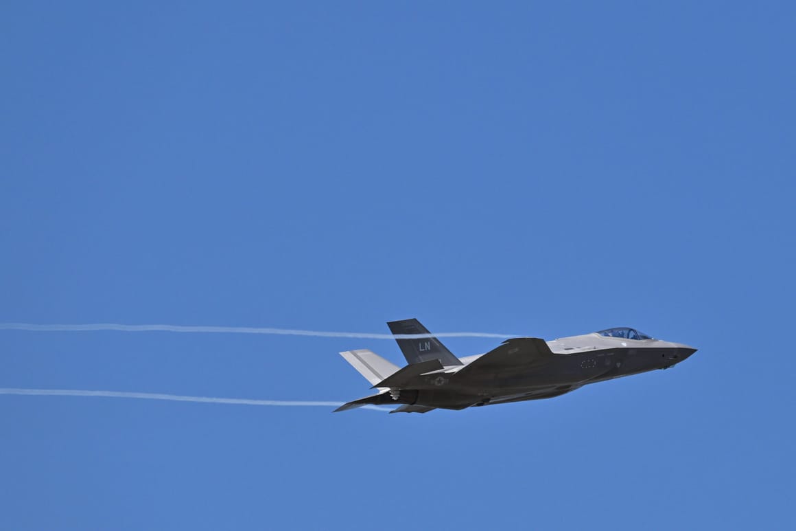 Canada joins British-Italian-Japanese fighter jet project