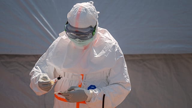 WHO says Ebola death toll in DRC and Uganda has surpassed 1,000