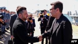 Zelenskyy Becomes First Foreign Visitor For New British PM Burnham