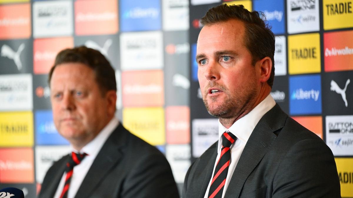 Essendon slammed for ‘dobbing in’ Brisbane director Leigh Matthews after coaching criticism