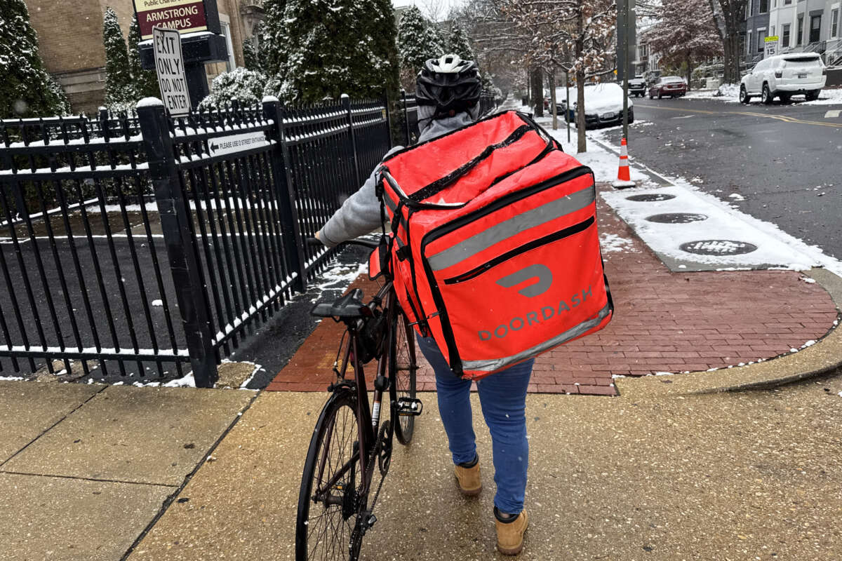 DoorDash Pushes to End DC’s Self-Governance Over a 20-Cent Tax